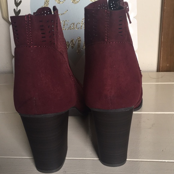 NWT Metaphor Burgundy Booties - Picture 2 of 6
